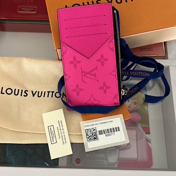 LV Taigarama fuchsia Coin card holder - Picture 7 of 7